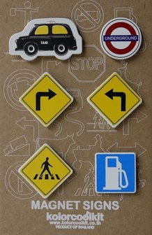 Metalen magneten met auto en verkeersborden