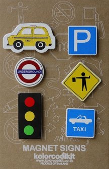 Metalen magneten met taxi Yellow Cab en verkeersborden